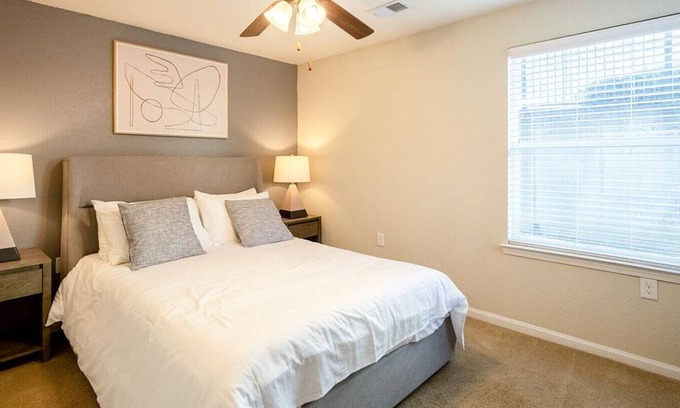 Cahaba Heights Apartment | Landing at Crowne at Overton Village - 3 Bedrooms in Cahaba Heights