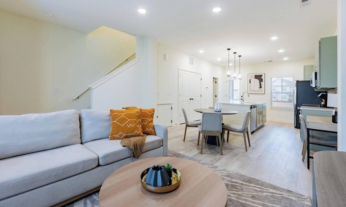 Wilmington Apartment | Landing at Encore at Westgate - 2 Bedrooms in W.