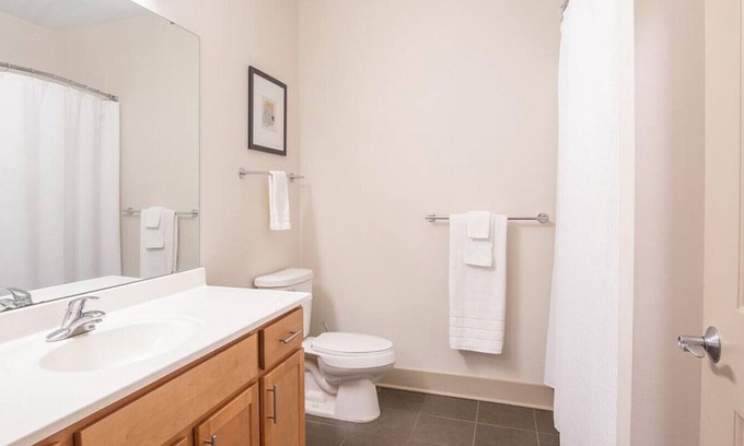 Detroit Apartment | Landing at Orleans Landing - 1 Bedroom in Rivertown Warehouse District