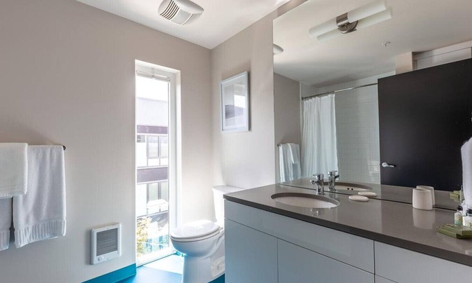 Uptown Apartment | Landing at Q21 - 1 Bedroom in Northwest Portland