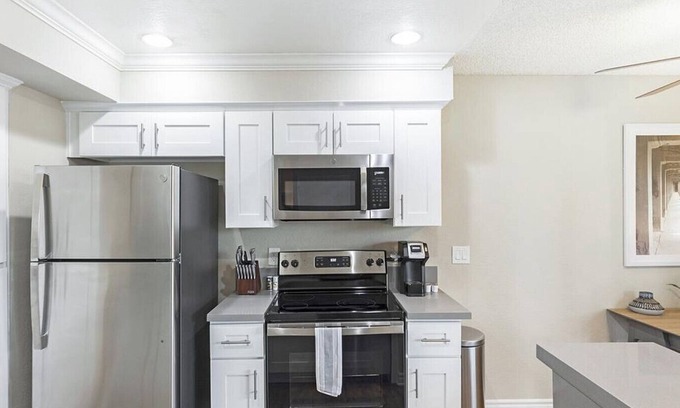Los Serranos Apartment | Landing at Reserve at Chino Hills - Studio in Los Serranos