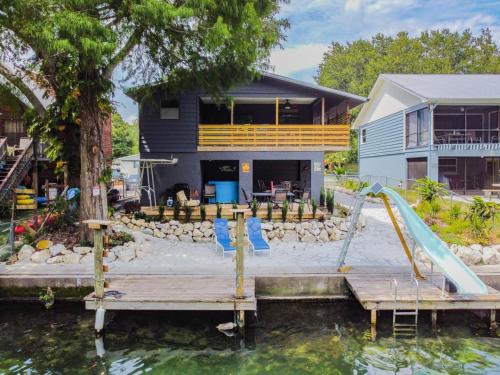 Weeki Wachee Gardens House | Landing at Richard Weeki River