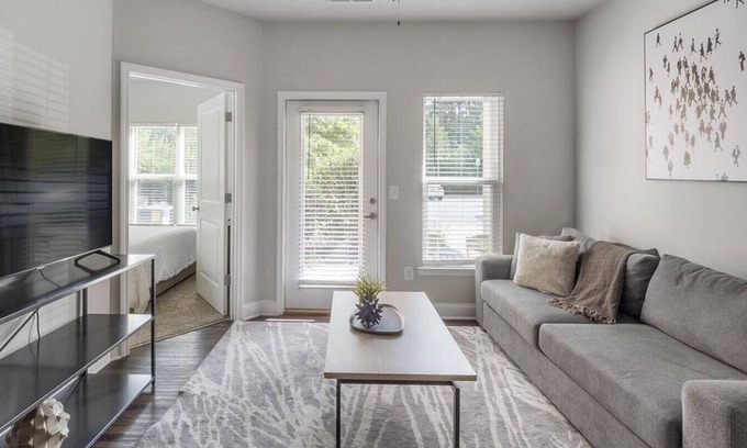 Johns Island Apartment | Landing at The Apartments at Shade Tree - 1 Bedroom in Downtown Charleston