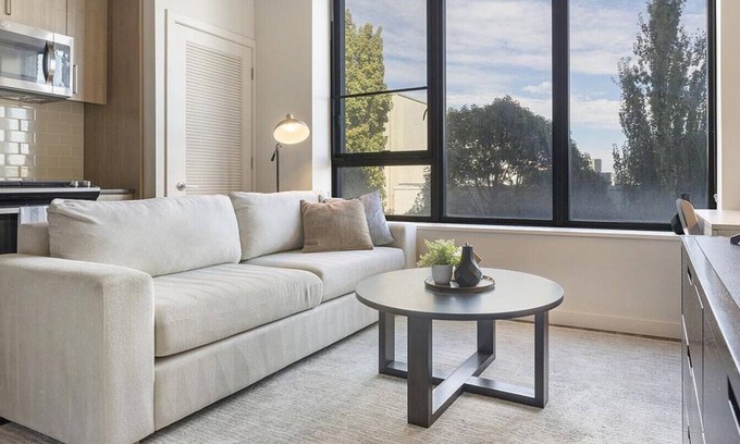 Uptown Apartment | Landing at The Carson - Studio in Northwest Portland