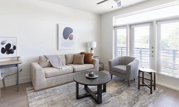 Fort Worth Apartment | Landing | Beautiful 1BD, Clubhouse, Courtyard