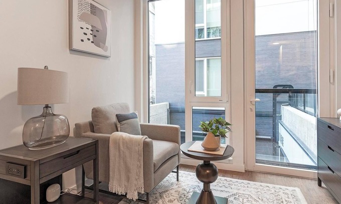 Mann Apartment | Landing | Beautiful 1BD, Game Room, Courtyard