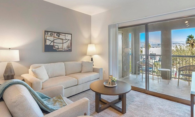 Sunrise Manor Apartment | Landing | Chic 1BD, Gym