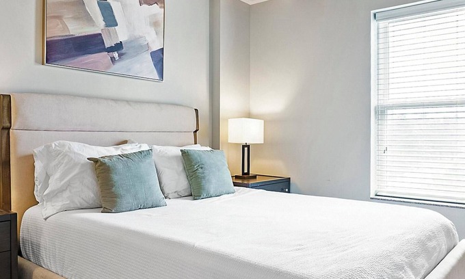 Downtown Indianapolis Apartment | Landing | Chic 1BD, Rooftop Lounge, Pool