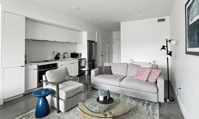 Liberty Wells Apartment | Landing | Chic Studio, Rooftop Lounge, Gym