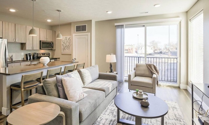 Woodburn Apartment | Landing | Chic Studio, Gym, Clubhouse