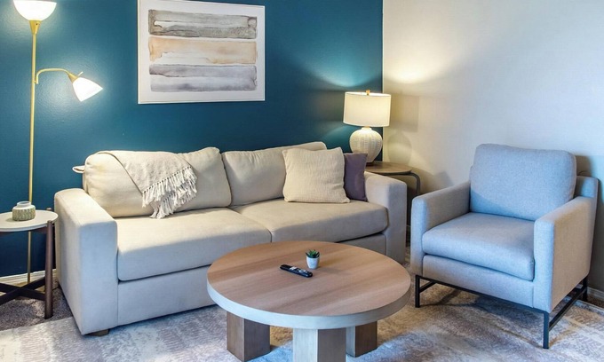 South Tulsa Apartment | Landing | Incredible 1BD, Gym, Clubhouse