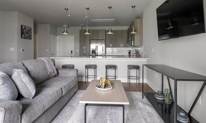 Fort Myers Apartment | Landing | Modern 1BD, Clubhouse, Gym