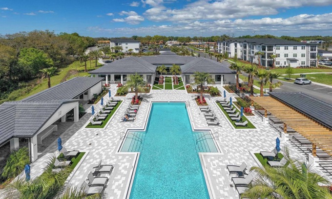 Southeast Orlando Apartment | Landing | Modern 1BD, Clubhouse, Gym