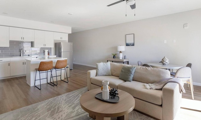 Townsite Apartment | Landing | Modern 1BD, Rooftop Lounge, Pool