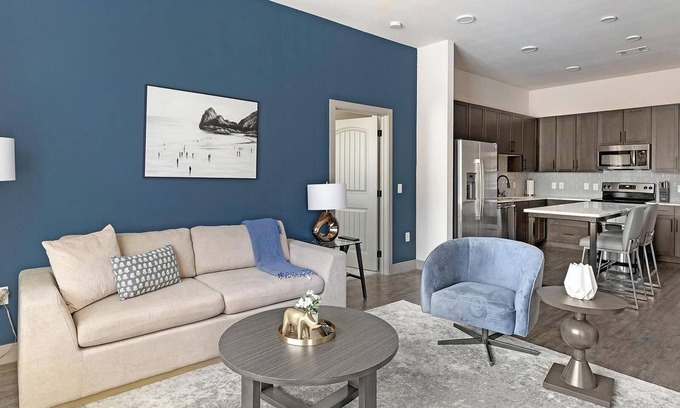 Denton Apartment | Landing | Modern 2BD, Gym, Courtyard