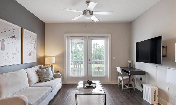 Houston Apartment | Landing | Modern 2BD, Pool, Clubhouse