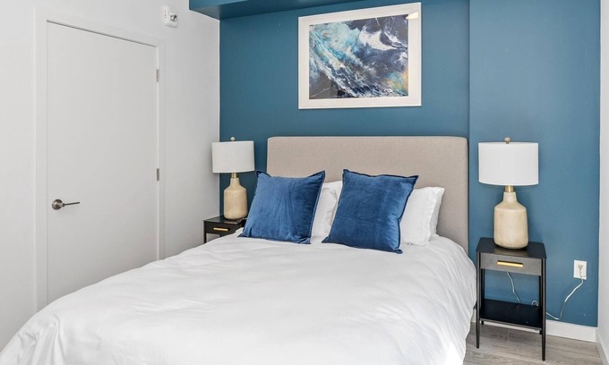 Candler Apartment | Landing | Modern 2BD, Clubhouse, Pool