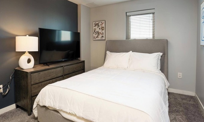 Downtown Indianapolis Apartment | Landing | Spectacular Studio, Gym, Rooftop Lounge