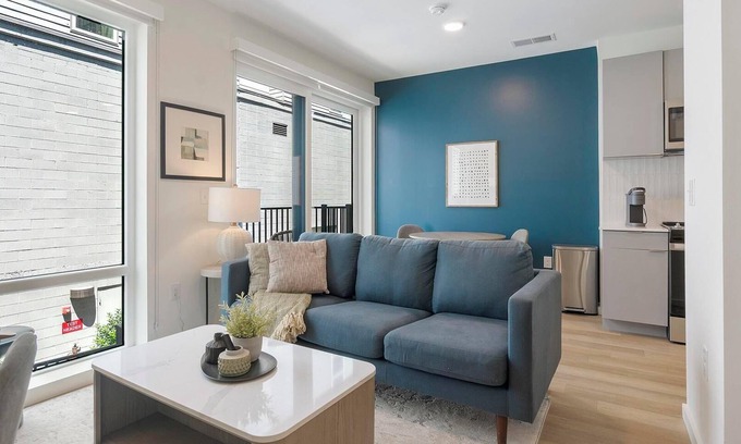 Durham Apartment | Landing | Spectacular 1BD, Rooftop Lounge, Gym