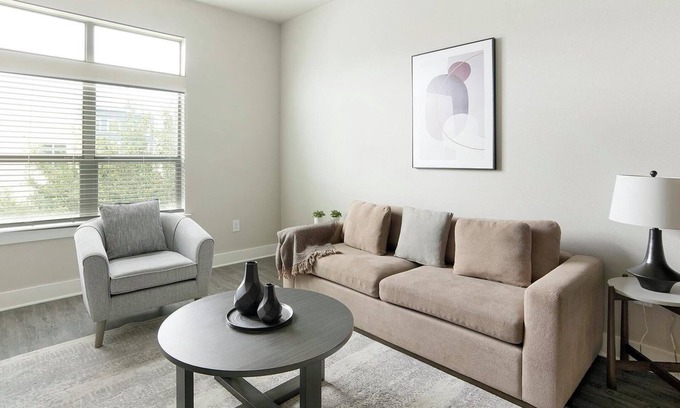 Nassau Bay Apartment | Landing | Stunning 2BD, Gym, Pool