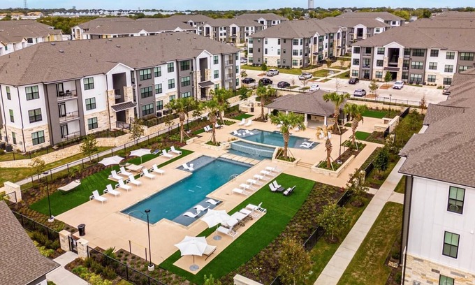 Pflugerville Apartment | Landing | Stylish 1BD, Clubhouse, Pool