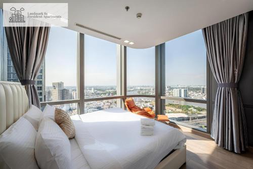 Hang Xanh Apartment | Landmark 81 President Suite - Vinhome Central Park