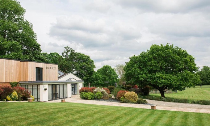 High Wycombe Hotel | Lane End