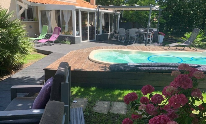 Lanton House | LANTON 3-bedroom house with heated pool 200 m from the beach.