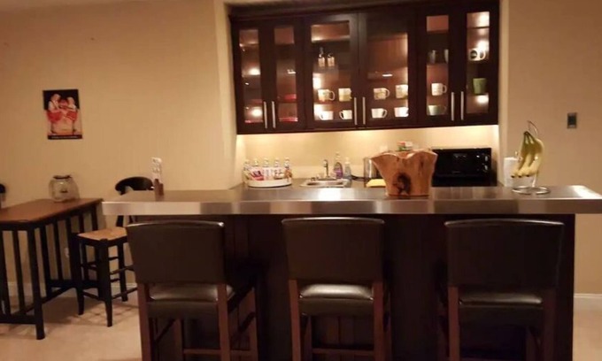 Cream Ridge House | Large 1 Bedroom Suite in Cream Ridge Horse Country