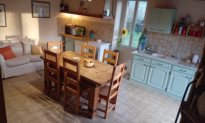 Petit-Bersac House | Large 4 bed house 10 mins walk from a river beach