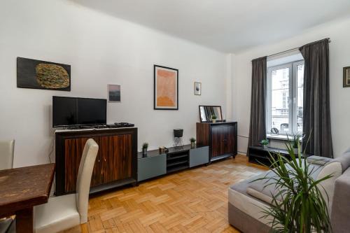 Old Town Apartment | Large 4-Bedroom Apartment in the Heart of Old Town - Freta