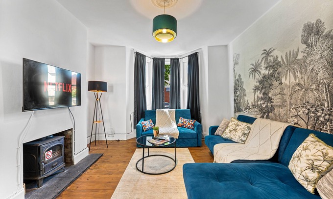 Bath House | Large 4 bedroom House in Bath - Sleeps 11