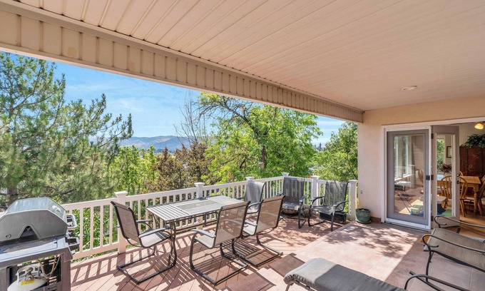 Riverton House | Large 5 bed/4 bath above Jordan River SLC with Amazing Views.