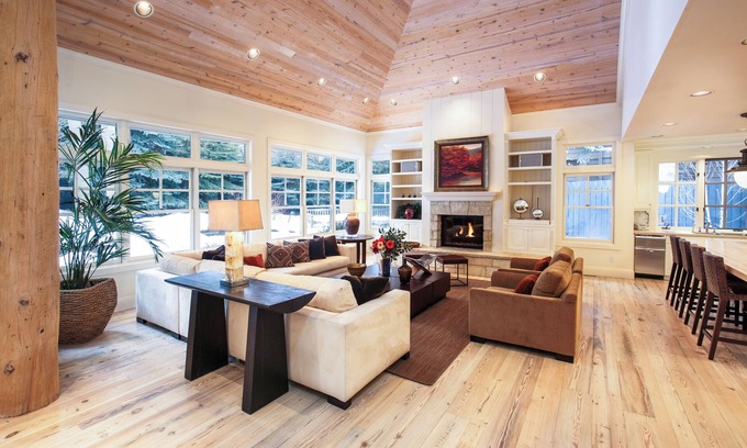 Aspen House | Large 5-bedroom house with AC in Aspen Core, 3 blocks to gondola