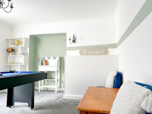 Birmingham Apartment | Large 8 Bedroom House in Edgbaston