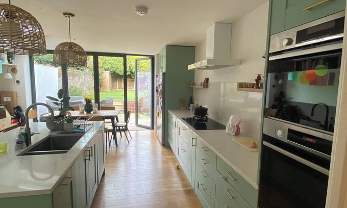 Junction House | Large and beautiful family home in central London with garden