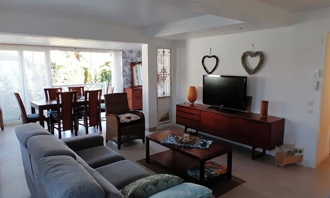 Hendaye Apartment | Large apartment in Hendaye with private garden