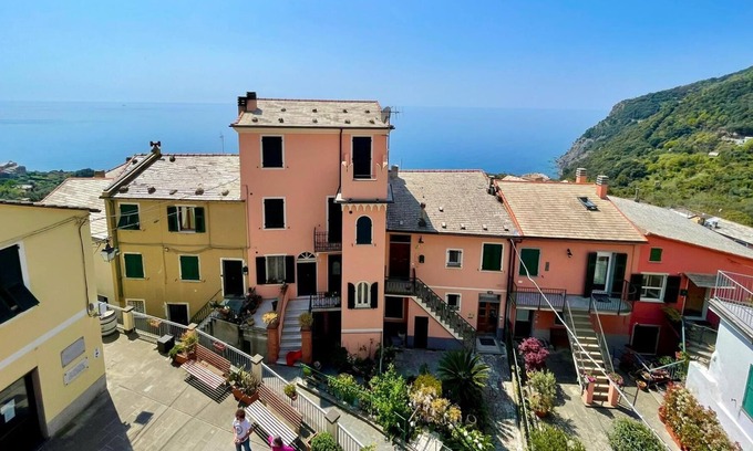 Framura Apartment | Large apartment with terrace overlooking the sea locality Setta