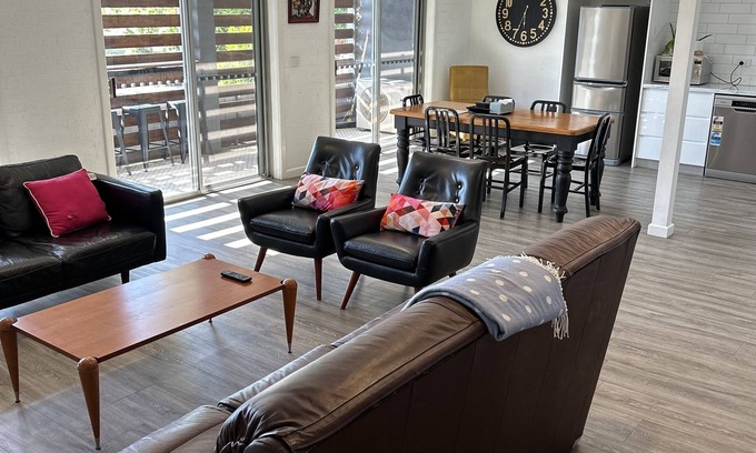 Dubbo Apartment | Large CBD Apartment Dubbo- Sleeps 7 with 2 Bathrooms