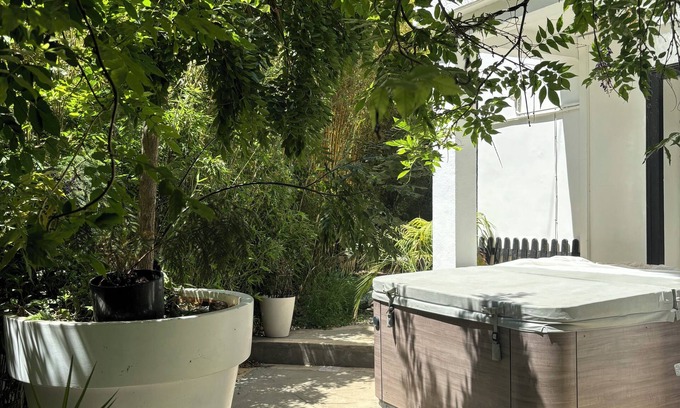 Saint-Martin House | Large charming house with garden and spa close to Perpignan town center.