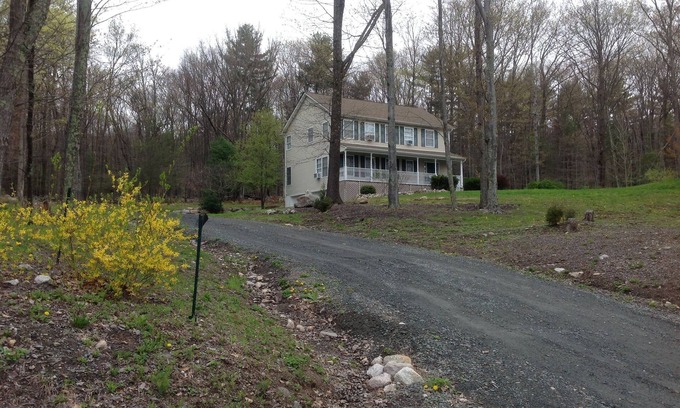 Pine Bush House | Large clean home in Pine Bush near Wallkill Bethel, Watchtower Farm, Ny