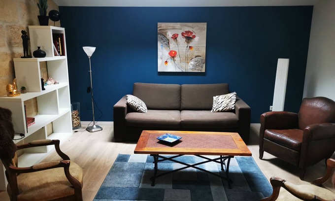 Libourne Apartment | LARGE COZY STUDIO LIBOURNE CENTER