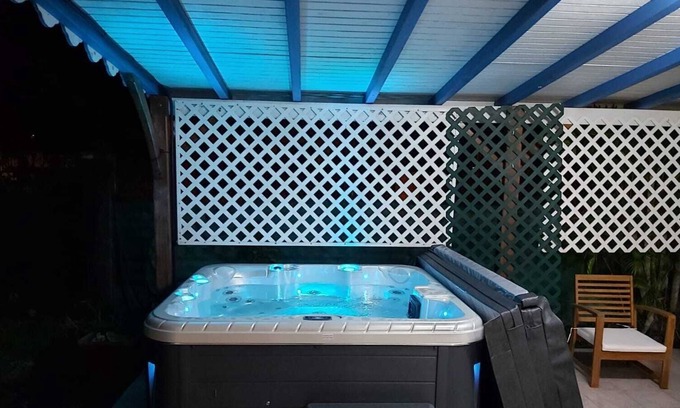 Sainte-Anne House | Large Creole cottage with jacuzzi in Sainte-Anne Guadeloupe
