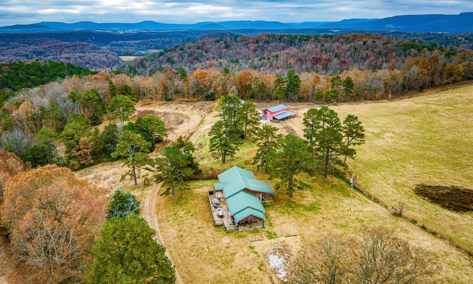 Saint Joe Other | Large family, 3-bedroom retreat nestled in the Ozarks. Pet Friendly!