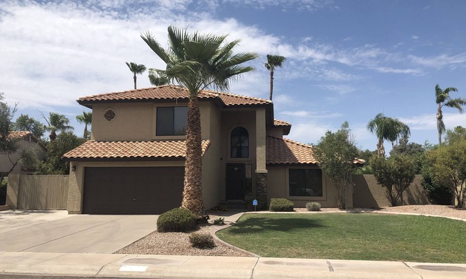 Paradise Park Vista House | Large family home, prime location w/private pool/spa, free WiFi/cable/Netflix!
