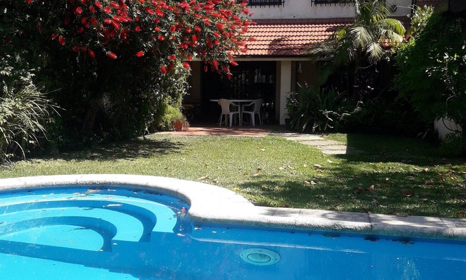 Ramos Mejia House | Large family house with pool in quiet neighborhood