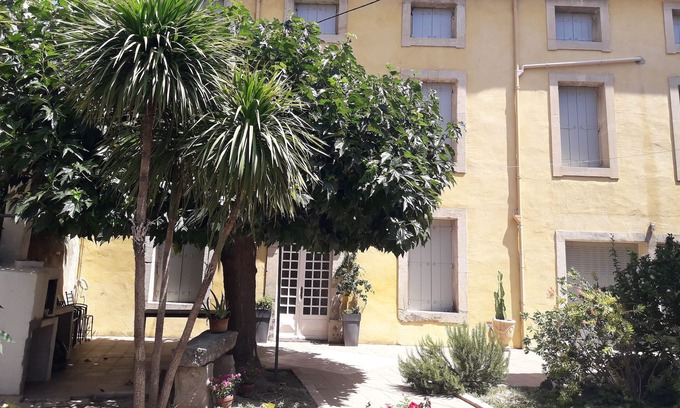 Lespignan Villa | Large family villa near Canal du Midi and large sandy beaches