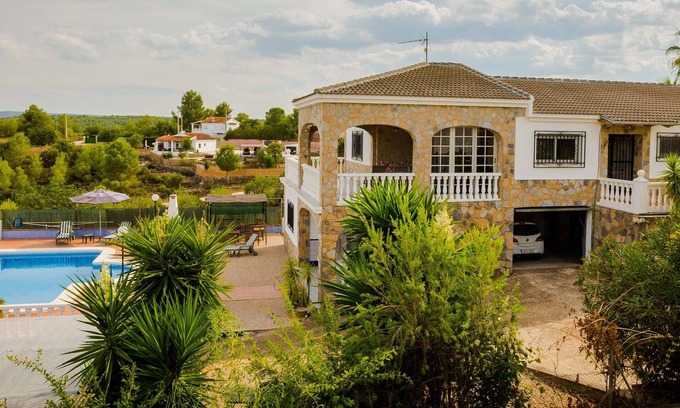 Navarres Villa | Large Family Villa: private pool, near lake & beach - Sleeps 10