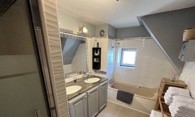 Saint-Paul-Trois-Chateaux House | Large charming house in a small town in the Drôme Provençale,