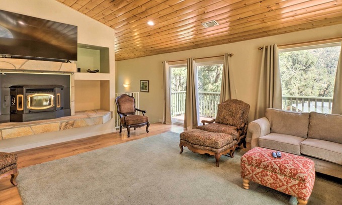 Frazier Park Cabin | Large Frazier Park Home in Pine Mountain Club